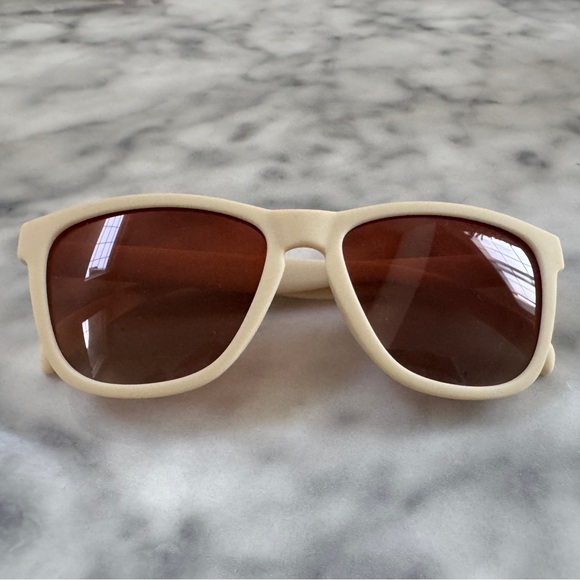 GOODR Toasted Marshmallow Magic Sunglasses - Picture 2 of 4